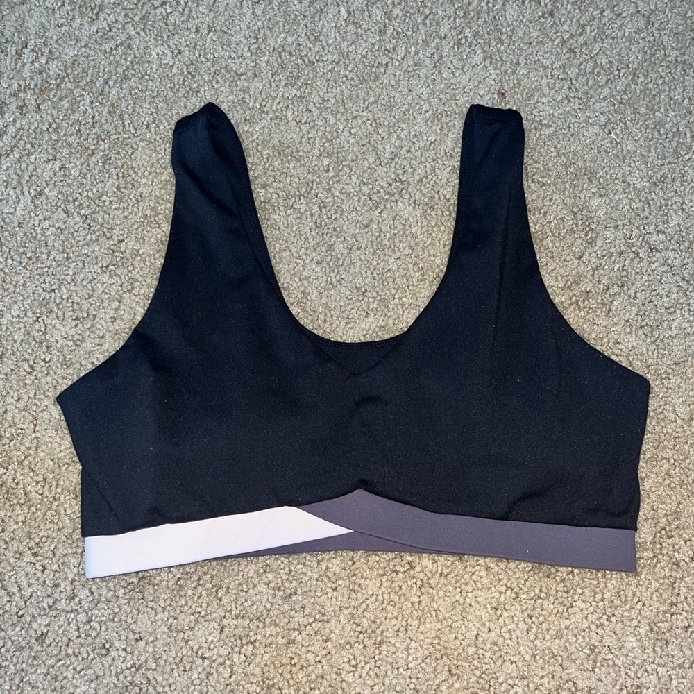 Size small fabletics black sports bra